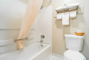 Rodeway Inn Blair - Badezimmer
