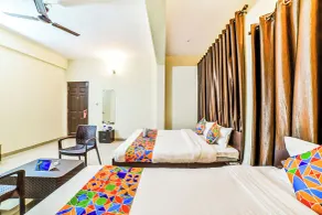 Hotel Spring Height Near Mall De Goa - Chambre