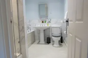 The Old Vicarage Hotel & Restaurant - Baño
