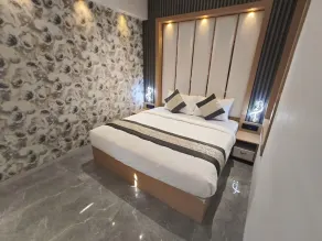 Hotel Saffron Grand Thane - Room