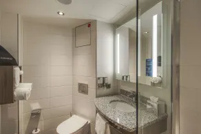 Hampton by Hilton Stuttgart City Centre - Bathroom