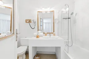 Villa Claudia Hotel Cannes Centre - Parking - Bathroom
