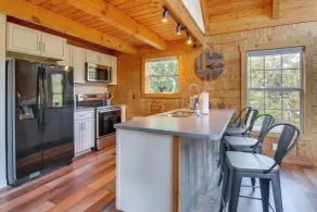 Hike & Unwind, Peaceful Wooded Retreat in Newport - Intérieur