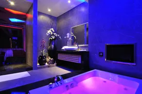 One + One Motel - Bathroom