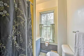 Apt on Vineyard Haven Near Nantucket Sound! - Badeværelse