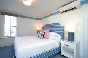 76 Main Ink Press Hotel - Room