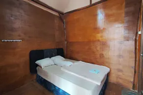 Hotel O Victouris ResortNearPantai Sepanjang - Habitación