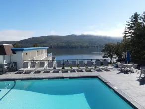 Lakefront Terrace Resort - Piscine