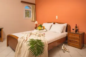 Dinos Hotel - Quarto