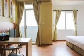 Spacious Studio The Edge Bandung Apartment By Travelio - Værelse