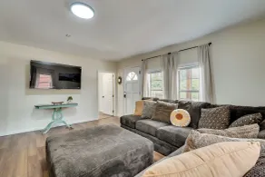 Historic Louisville Steps Away! Work & Play Home - Innvendig