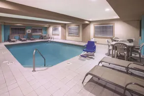 La Quinta by Wyndham Erie - Piscine