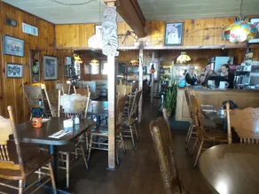 Tyee Restaurant and Motel - Restaurant