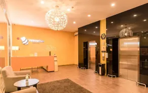 Yellow Bee Tangerang - Réception