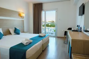 Kapetanios Bay Hotel Protaras - Room