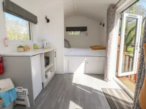 Butterfly Hut 2 - Rom