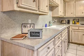 Lubbock Home w/ Deck & Yard - 8 Miles to Ttu! - Intérieur