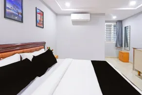 Townhouse QUALIA ELITE S R NAGAR - Rum