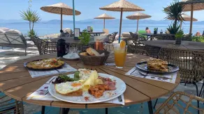 Avra Boutique - Restaurant