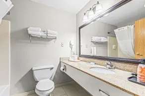Quality Inn & Suites On The River - Salle de bain