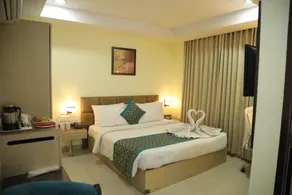 Hyphen Haridwar Grand - Room