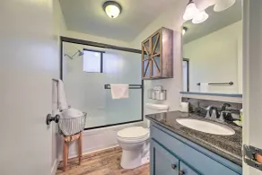 Walk Downtown: Arnold Cabin w/ Large Deck! - Interiør