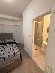 Stylish Dream Home with 4 En-Suite Bedrooms - Zimmer