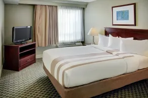 Chateau Nova Kingsway - Room