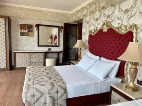 LAUR HOTELS Experience & Elegance - Camera