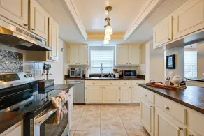Explore Tampa Bay! Family Home w/ Lanai, Game Room - Innenbereich
