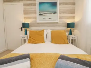 Inny Brook Burrow - Room