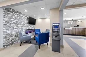 Suburban Studios Fishers Indianapolis - Lobby