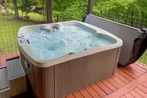 3 Mi to Marina: Cabin w/ Hot Tub in Byrdstown! - Innvendig