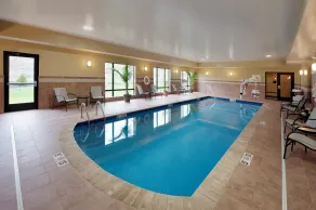 Holiday Inn Express Hotel & Suites Clearfield by IHG - Piscina