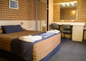 Fountain View Motel - Room