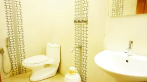 Thayamkery's Royal Inn - Bathroom