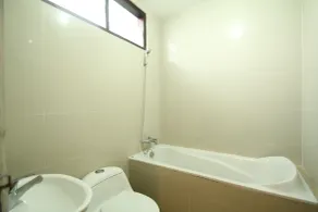Simpang Inn Hotel - Bathroom