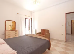 Apartment 539 - Room