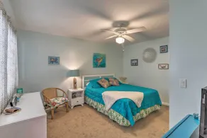 Walk to Ocean: North Myrtle Beach Townhome! - Intérieur
