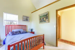 Hot Tub & Decks: Central Hood River Townhome! - Innvendig