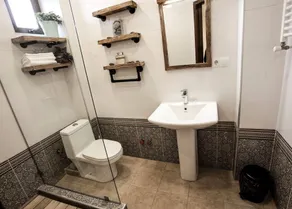 Lost Ridge Inn, Brewery & Ranch - Bathroom