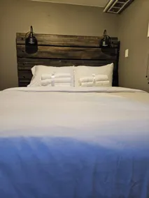 Cosy Basement Apartment on the East side. - Room