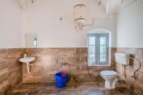 Zostel Ooty - Bathroom