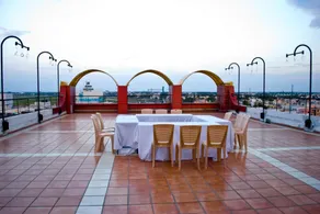 Hotel Rajadhane - Restaurant