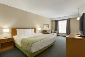 Colonial Square Inn & Suites - Chambre