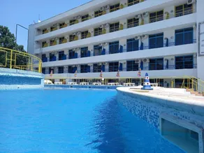 Carnival - Pool