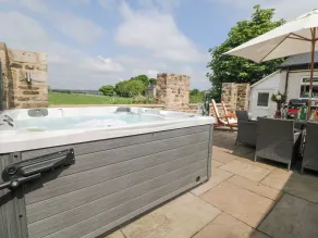 Casa rural con barbacoa, jardín y jacuzzi - Bañera de hidromasaje al aire libre