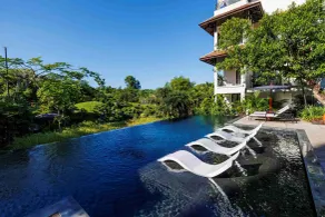 aNhill Boutique - Piscine