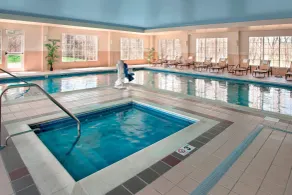 Fairfield Inn & Suites by Marriott Great Barrington Lenox/Berkshires - Piscine