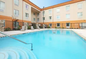 Holiday Inn Express Hotel & Suites Marshall by IHG - Piscine